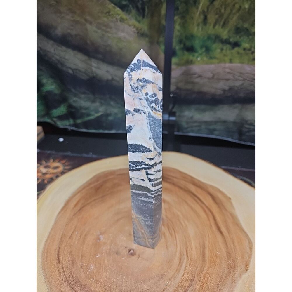 Zebra Stone Tower 443g 8in Tall